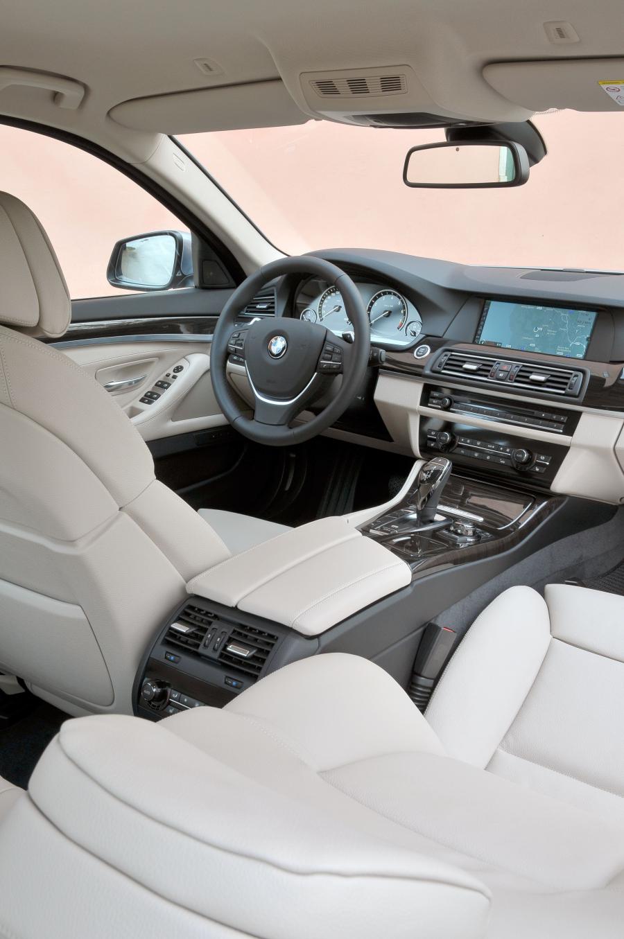 BMW ActiveHybrid 5 2012 года  (фото 44 из 157)